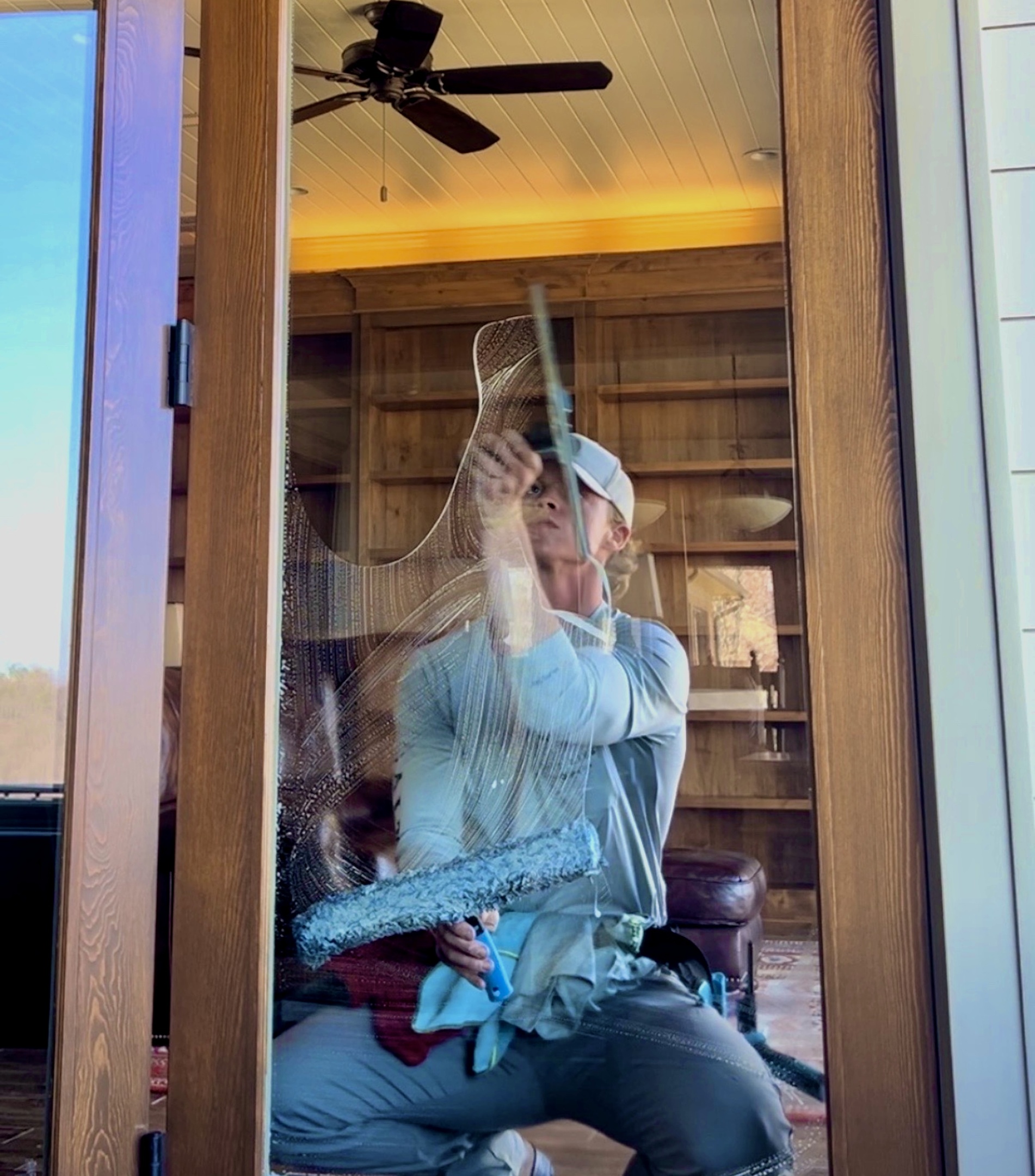 Residential & Commercial Window Cleaning in Huntsville | Professional Window Cleaners | Exterior Cleaning Services